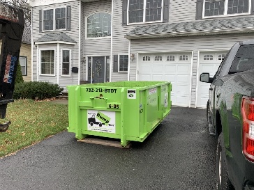 A 6 yard dumpster in Fords, NJ